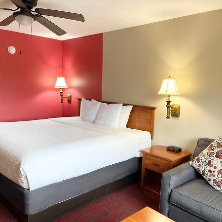 Ramada By Wyndham Oklahoma City Airport North Экстерьер фото