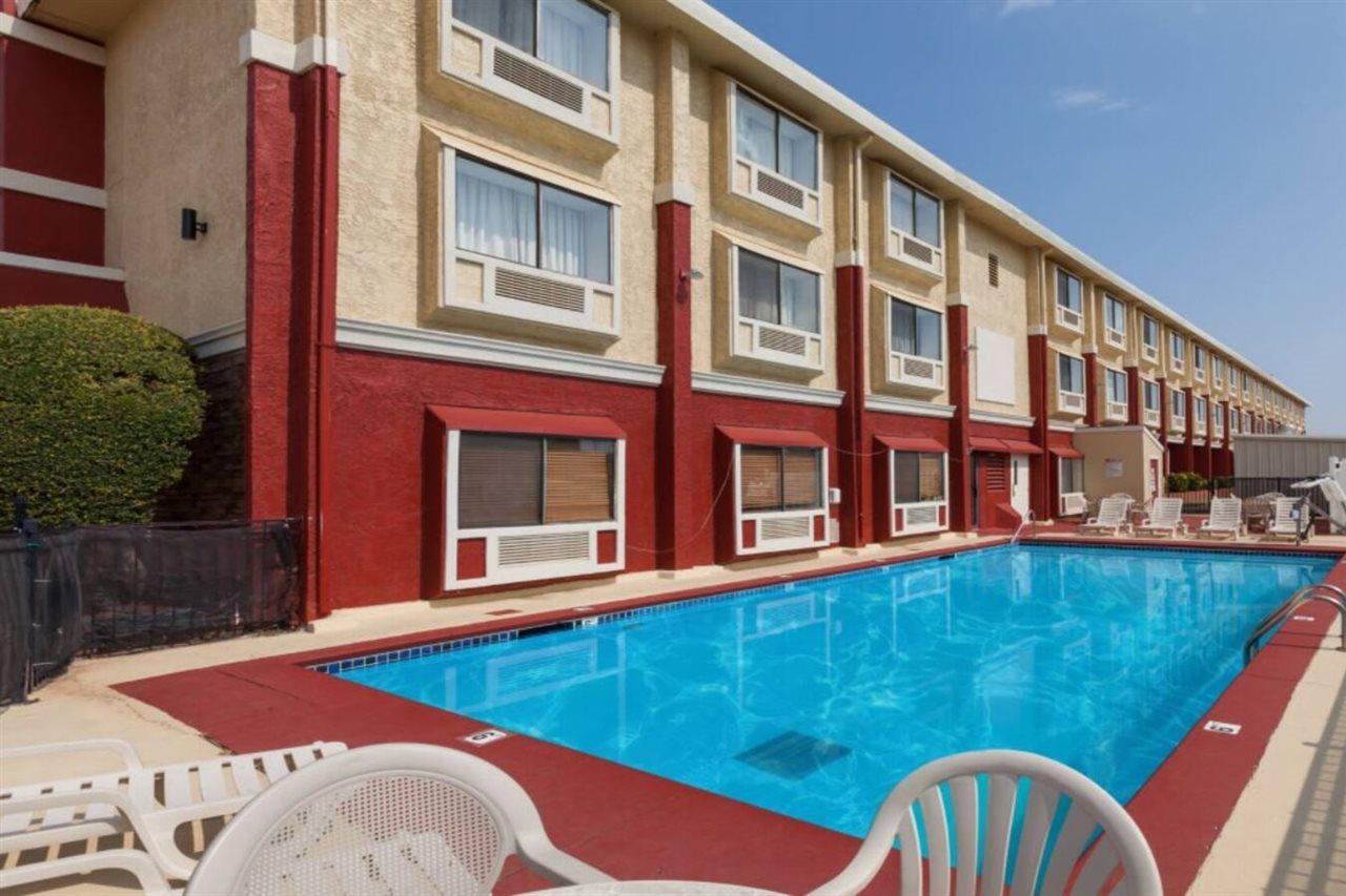 Ramada By Wyndham Oklahoma City Airport North Экстерьер фото