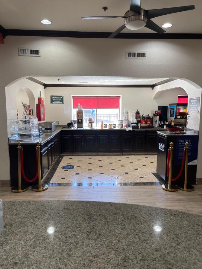 Ramada By Wyndham Oklahoma City Airport North Экстерьер фото