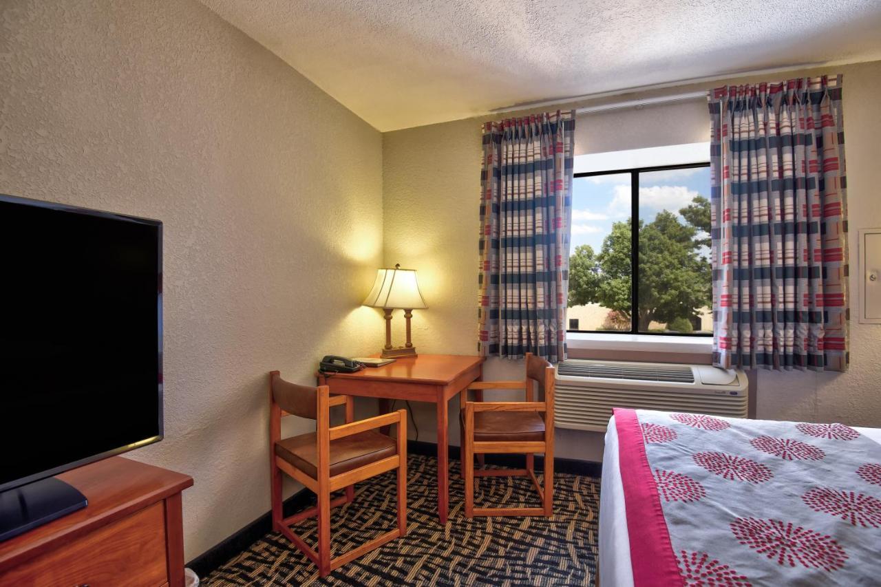 Ramada By Wyndham Oklahoma City Airport North Экстерьер фото