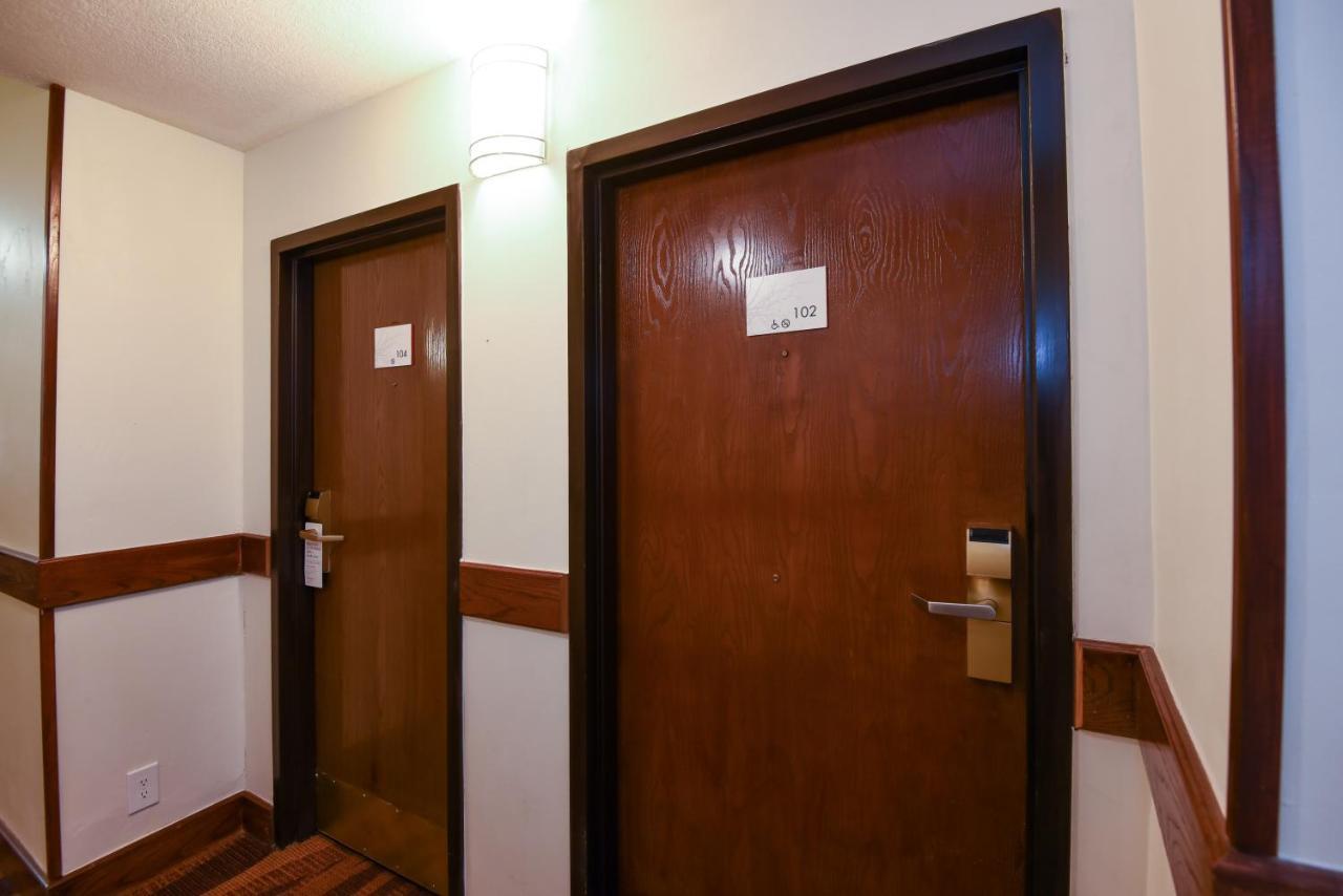 Ramada By Wyndham Oklahoma City Airport North Экстерьер фото