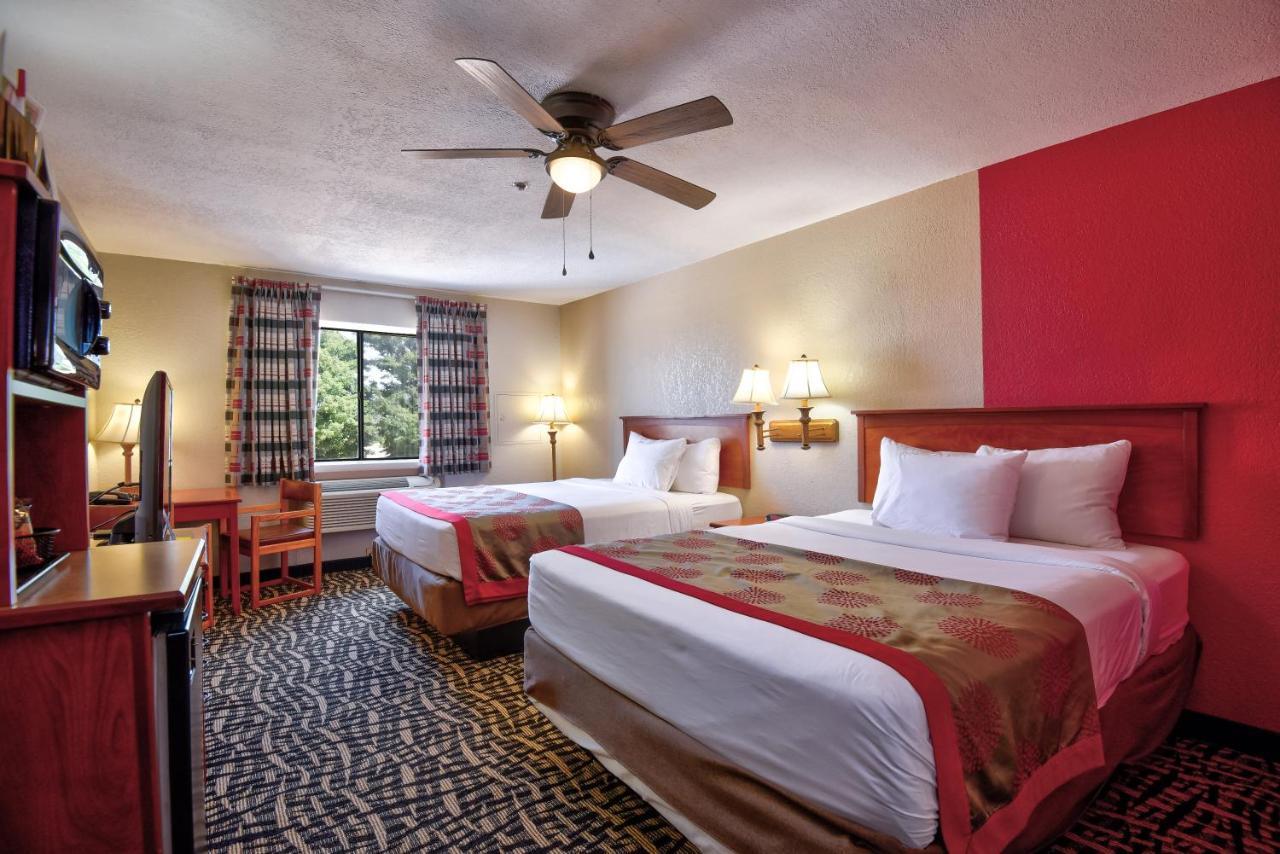 Ramada By Wyndham Oklahoma City Airport North Экстерьер фото