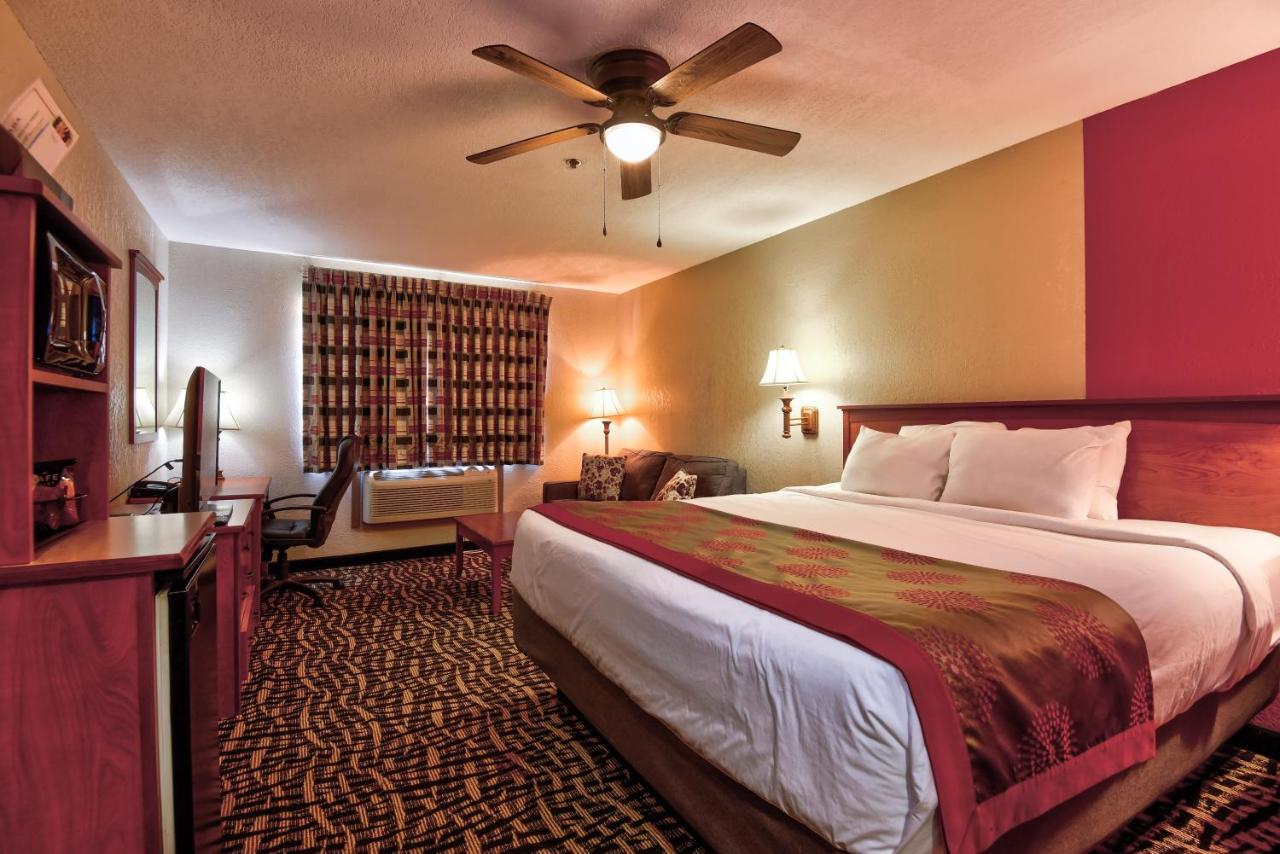 Ramada By Wyndham Oklahoma City Airport North Экстерьер фото
